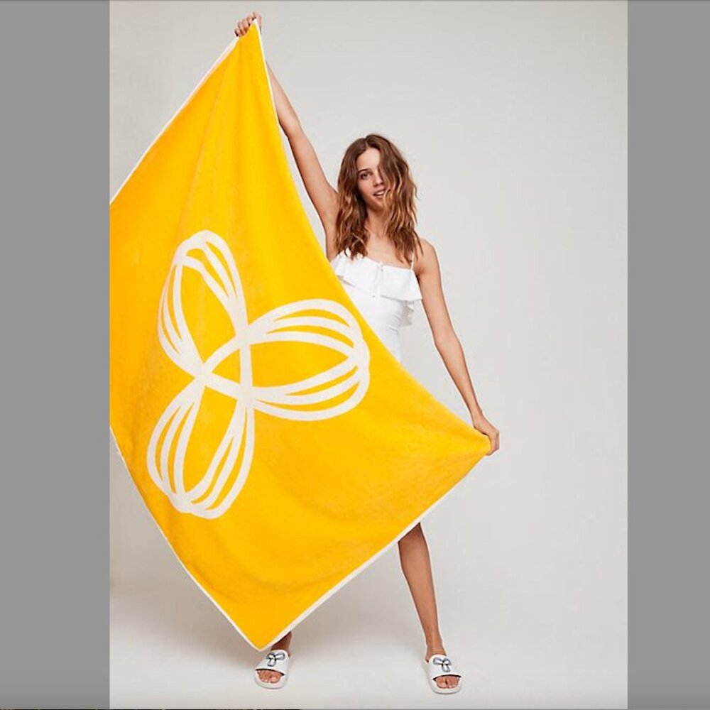 NWOT Aritzia TNA Yellow Beach Towel | NEVER USED